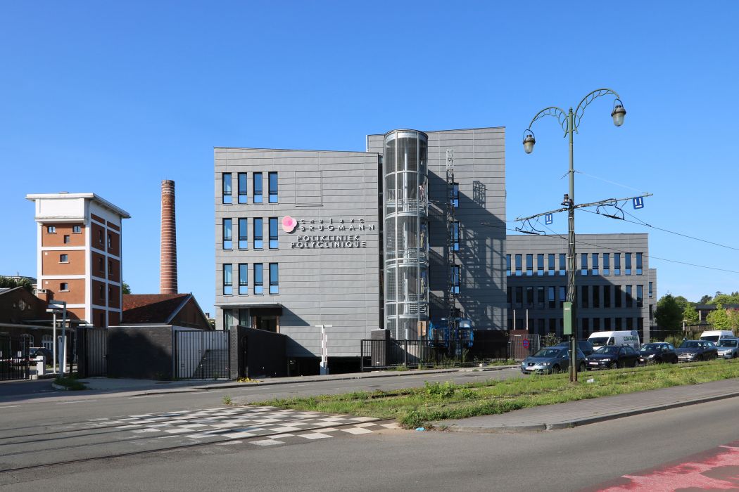 Polikliniek-Outpatient's department building-Polyclinique Hôpital Brugmann vue 3/4 avant
